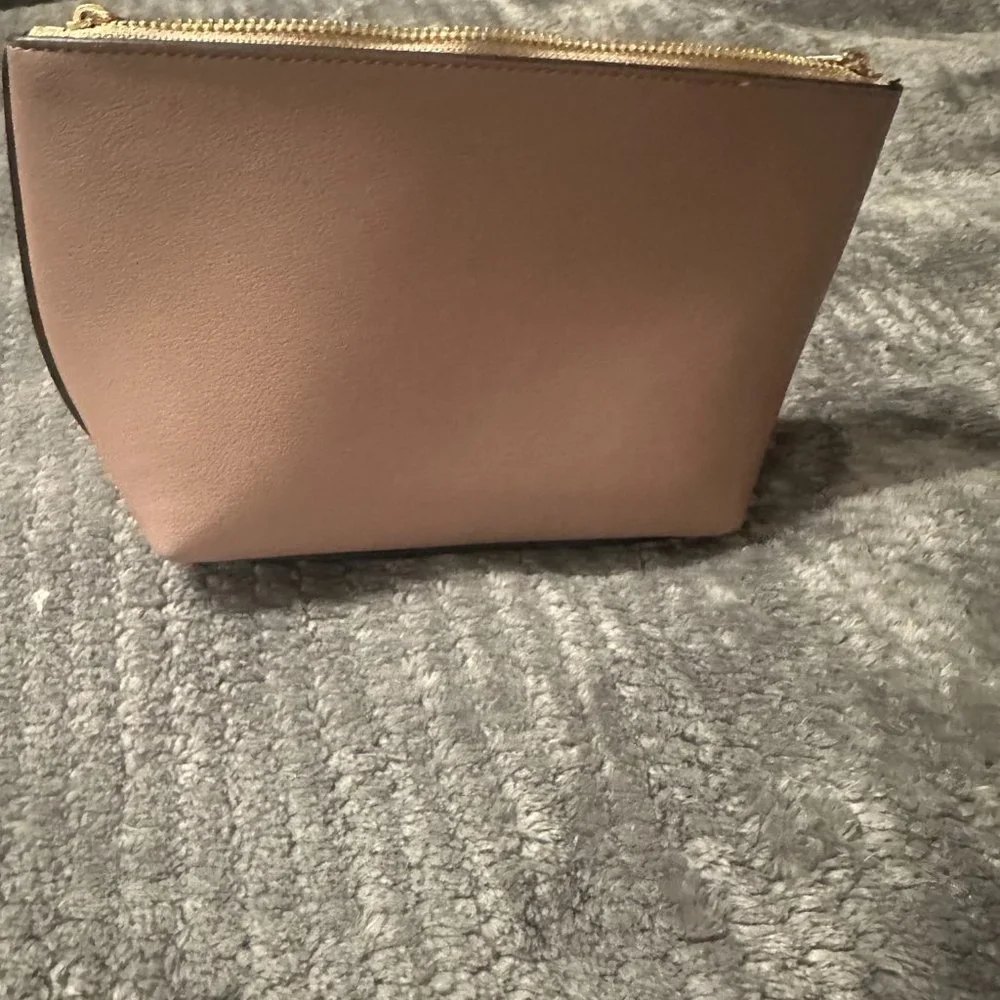 Pouch - Picture 2 of 4